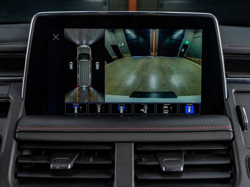 Used 2023 Chevrolet Suburban RST w/ Sport Performance Package image 27