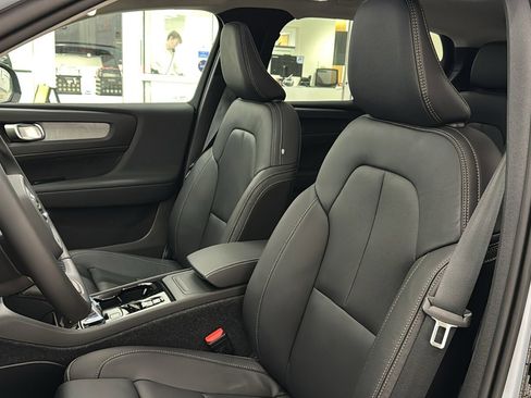 Used 2026 Volvo XC40 B5 Plus w/ Protection Package Premier image 23