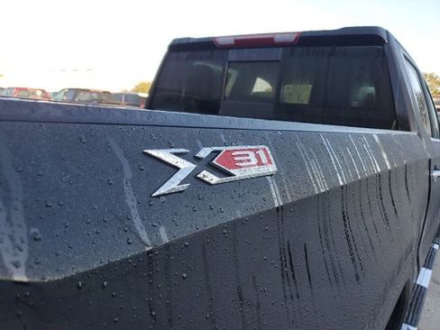 New 2026 GMC Sierra 1500 SLT w/ SLT Premium Plus Package image 10