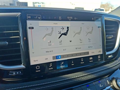 New 2026 Chrysler Pacifica Limited w/ S Appearance Package AWD/4WD image 18