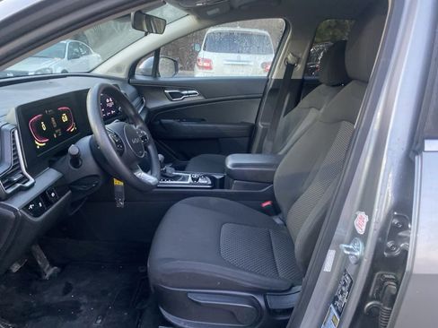 Used 2023 Kia Sportage LX image 14
