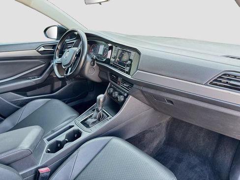 Used 2019 Volkswagen Jetta SE w/ Cold Weather Package FWD image 28