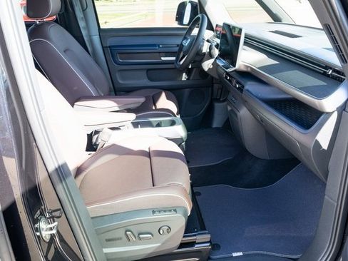 New 2025 Volkswagen ID. Buzz Pro S image 46