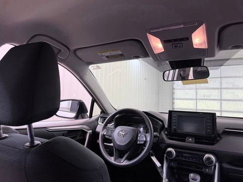 Used 2019 Toyota RAV4 LE w/ Carpet Mat Package AWD/4WD image 24