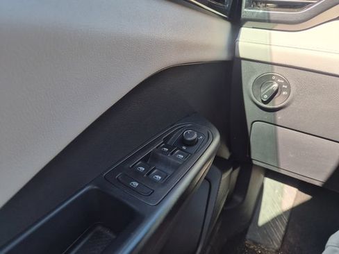 Used 2025 Volkswagen Taos S AWD/4WD image 14