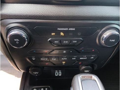 Certified 2022 Ford Ranger Lariat w/ Tremor Off-Road Package image 16