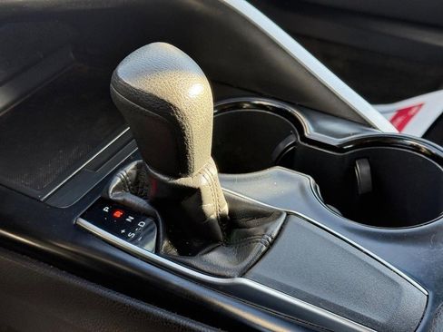 Used 2018 Toyota Camry LE image 21