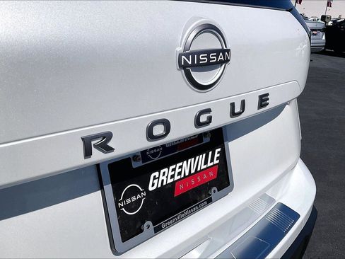 New 2026 Nissan Rogue SV FWD image 13