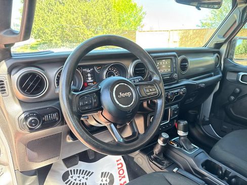 Used 2020 Jeep Gladiator Sport AWD/4WD image 13