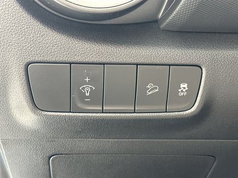 Used 2023 Hyundai Kona Limited AWD/4WD image 10