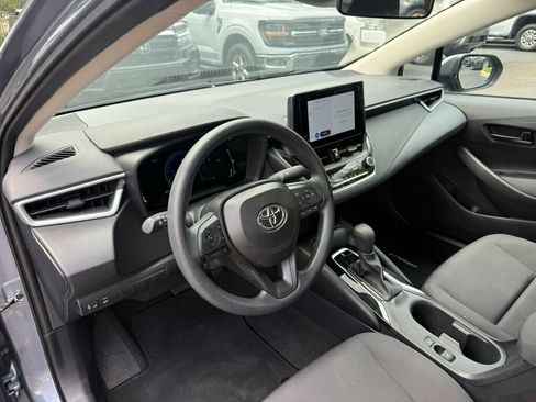 Used 2026 Toyota Corolla LE FWD image 3