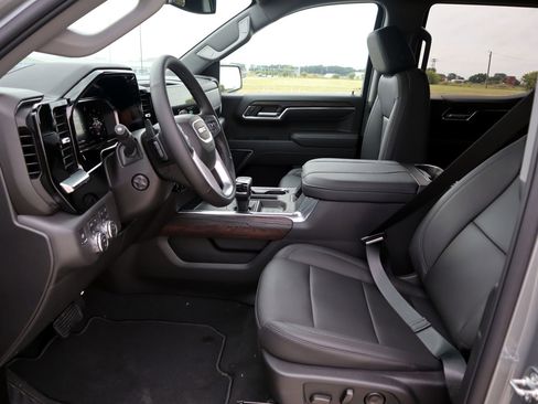 New 2026 GMC Sierra 1500 SLT image 10