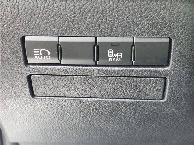 Used 2018 Lexus NX 300h AWD w/ Comfort Package image 13