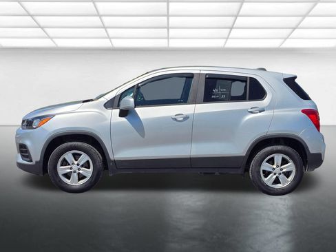 Used 2020 Chevrolet Trax LS w/ Tint and Cruise Package AWD/4WD image 13