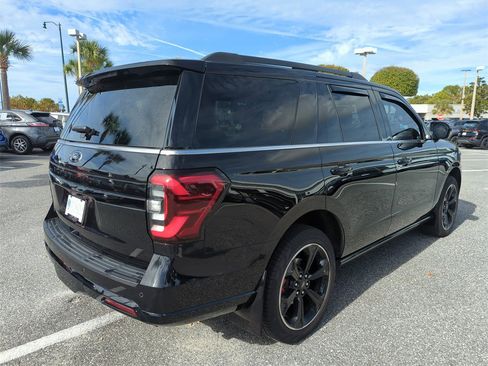 Used 2024 Ford Expedition Limited image 6