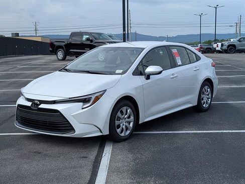 New 2026 Toyota Corolla LE image 2