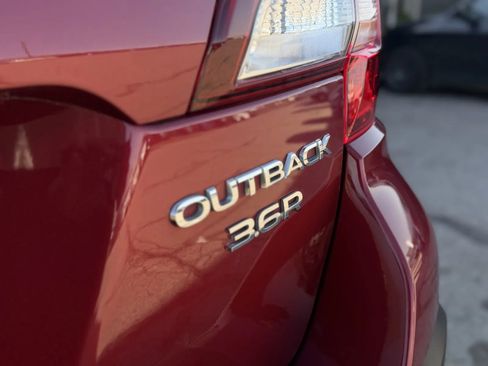 Used 2018 Subaru Outback 3.6R Limited image 43