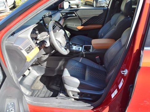 Used 2023 Mitsubishi Outlander SEL image 17