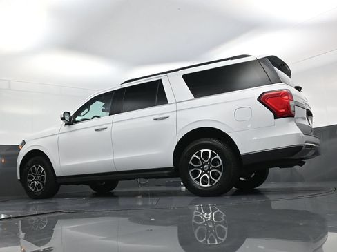 Used 2024 Ford Expedition Max XLT AWD/4WD image 18