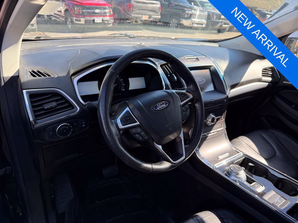 Used 2019 Ford Edge Titanium AWD/4WD image 12