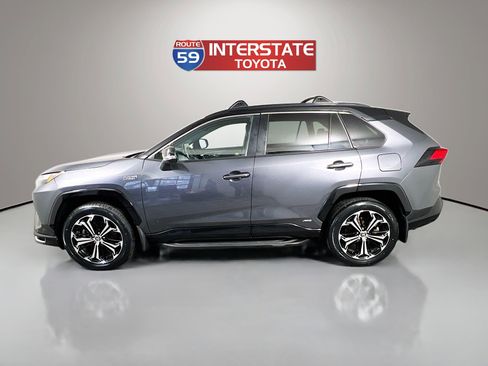 Used 2024 Toyota RAV4 XSE w/ Premium Package image 4