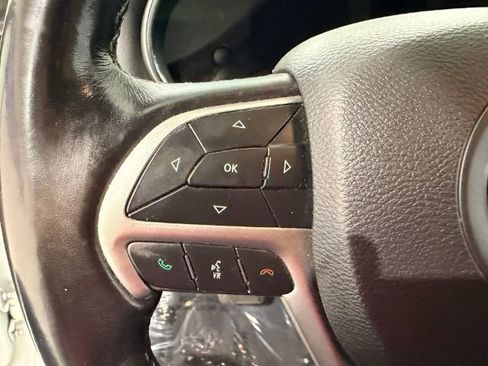 Used 2019 Jeep Grand Cherokee Limited w/ Luxury Group II image 36