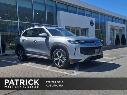 Used 2025 Volkswagen Tiguan SE