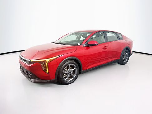 Used 2025 Kia K4 LXS image 3