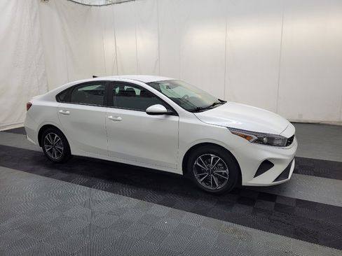 Used 2023 Kia Forte LXS FWD image 11