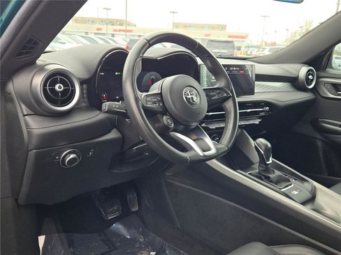 Used 2024 Alfa Romeo Tonale Ti w/ Premium Interior Package image 26