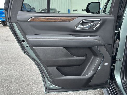 Used 2024 Chevrolet Tahoe Premier w/ Premium Package image 17