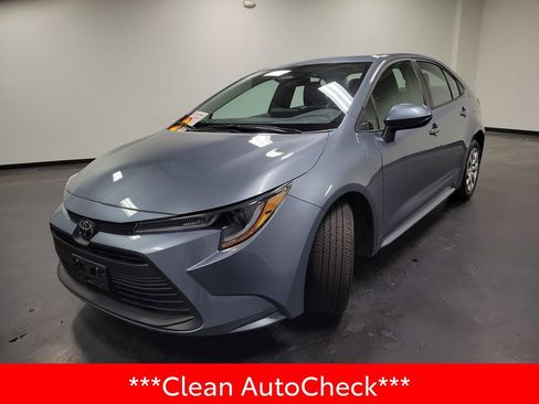 Used 2025 Toyota Corolla LE image 4