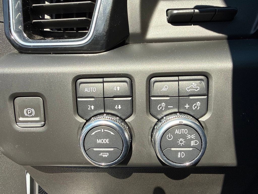 Used 2024 GMC Sierra 2500 Denali Ultimate AWD/4WD image 24