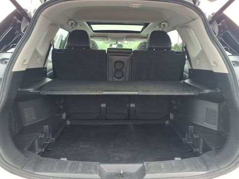 Used 2016 Nissan Rogue SL w/ SL Premium Package FWD image 28