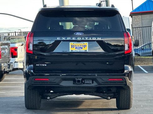 New 2025 Ford Expedition Active image 5