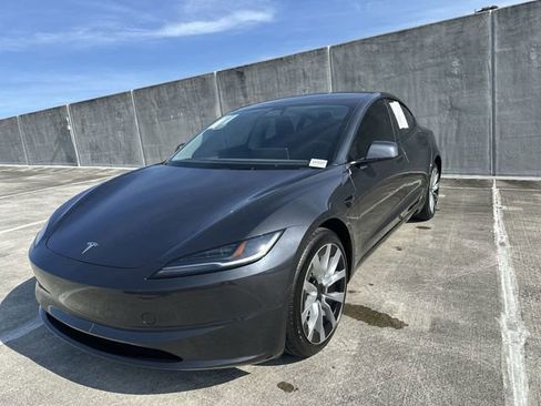 Used 2025 Tesla Model 3 Long Range RWD image 33