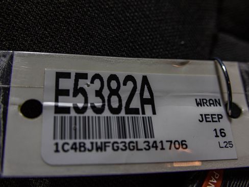 Used 2016 Jeep Wrangler Unlimited Rubicon w/ Connectivity Group image 50