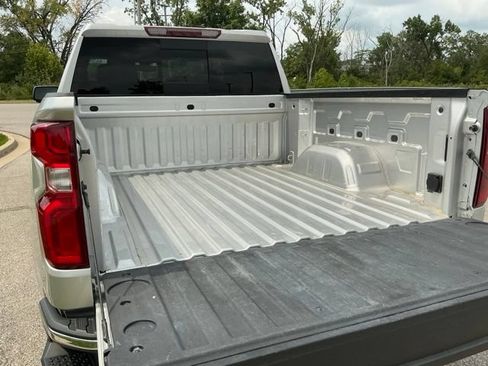 Used 2019 Chevrolet Silverado 1500 LTZ w/ LTZ Premium Package AWD/4WD image 11