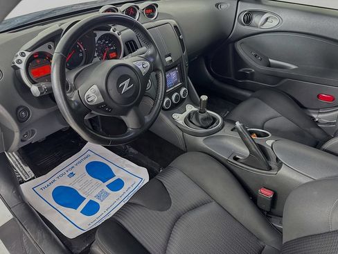 Used 2020 Nissan 370Z Coupe RWD image 9