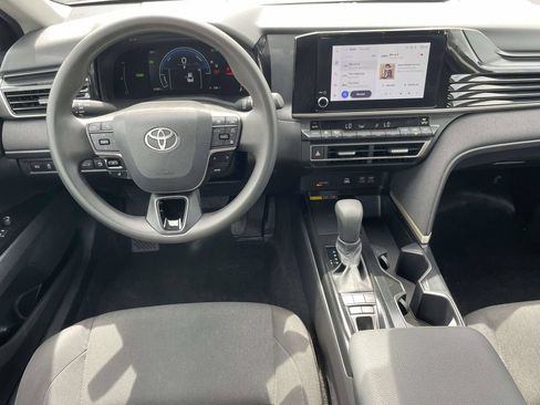 Used 2025 Toyota Camry LE FWD image 9
