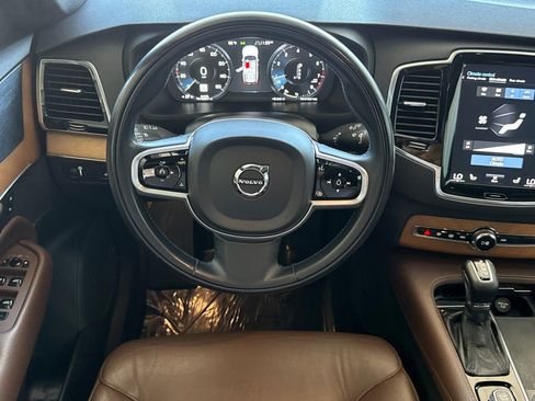 Used 2021 Volvo XC90 T6 Momentum w/ Advanced Package image 16