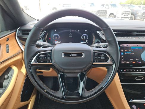 Used 2026 Jeep Grand Cherokee L Summit w/ Advanced Protech Group IV AWD/4WD image 20