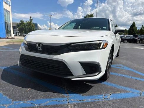 Used 2023 Honda Civic LX image 2