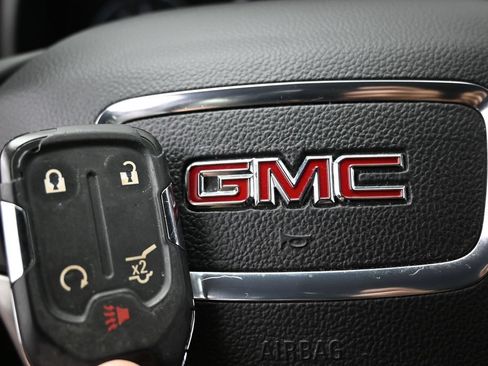 Used 2023 GMC Terrain SLT AWD/4WD image 34