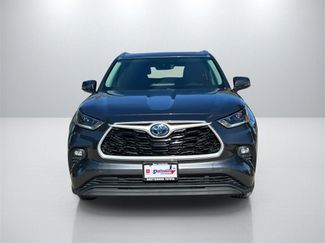 Used 2021 Toyota Highlander XLE video 2