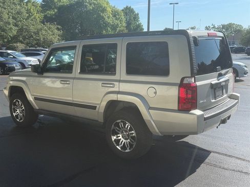 Used 2008 Jeep Commander Sport AWD/4WD image 8