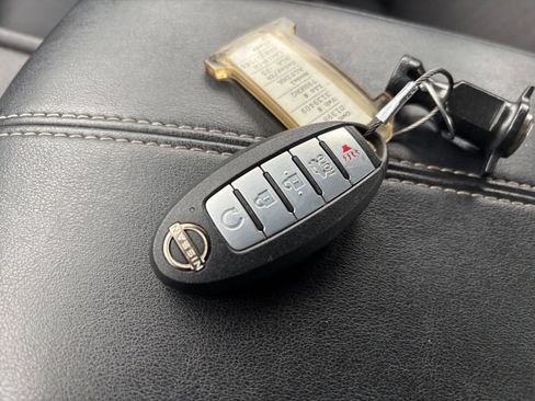 Used 2025 Nissan Altima 2.5 SV FWD image 21