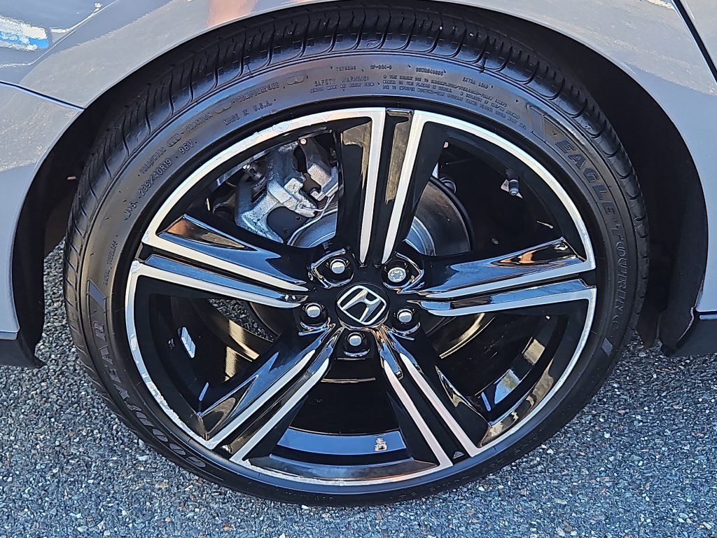 Used 2025 Honda Accord Sport image 9