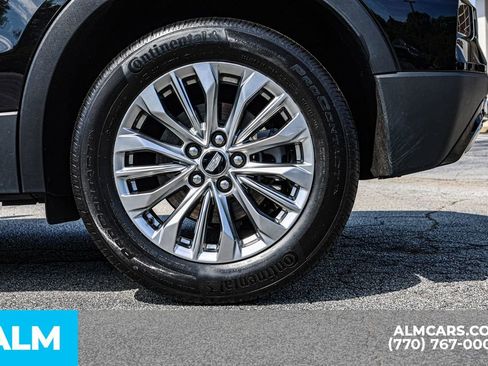 Used 2025 Cadillac XT4 Premium Luxury FWD image 17
