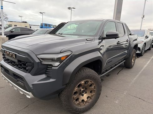 Used 2025 Toyota Tacoma Trailhunter image 1